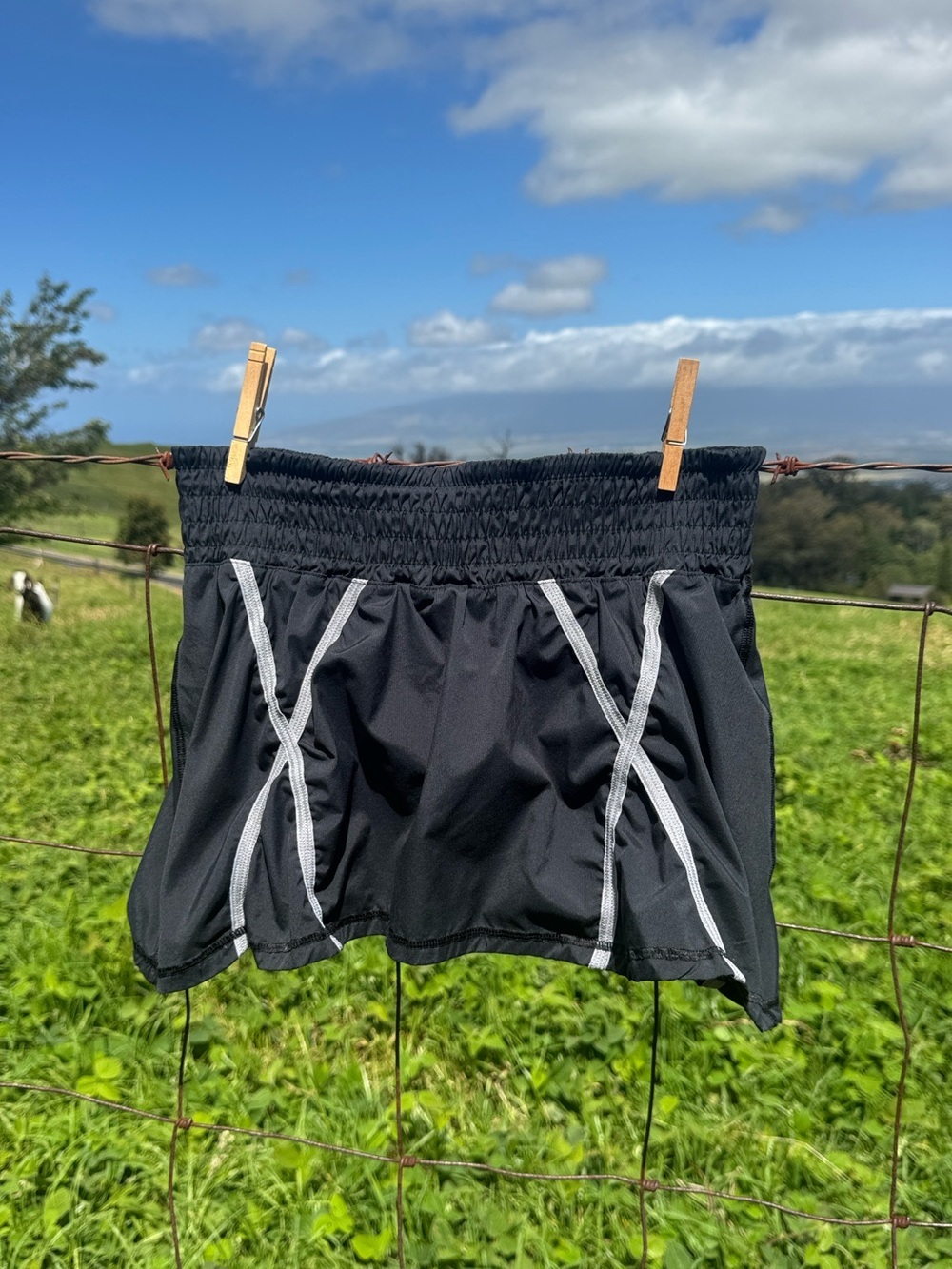 Lululemon Women's Size 4 Light Up Skirt Biking Cycling Padded Reflective - Coal